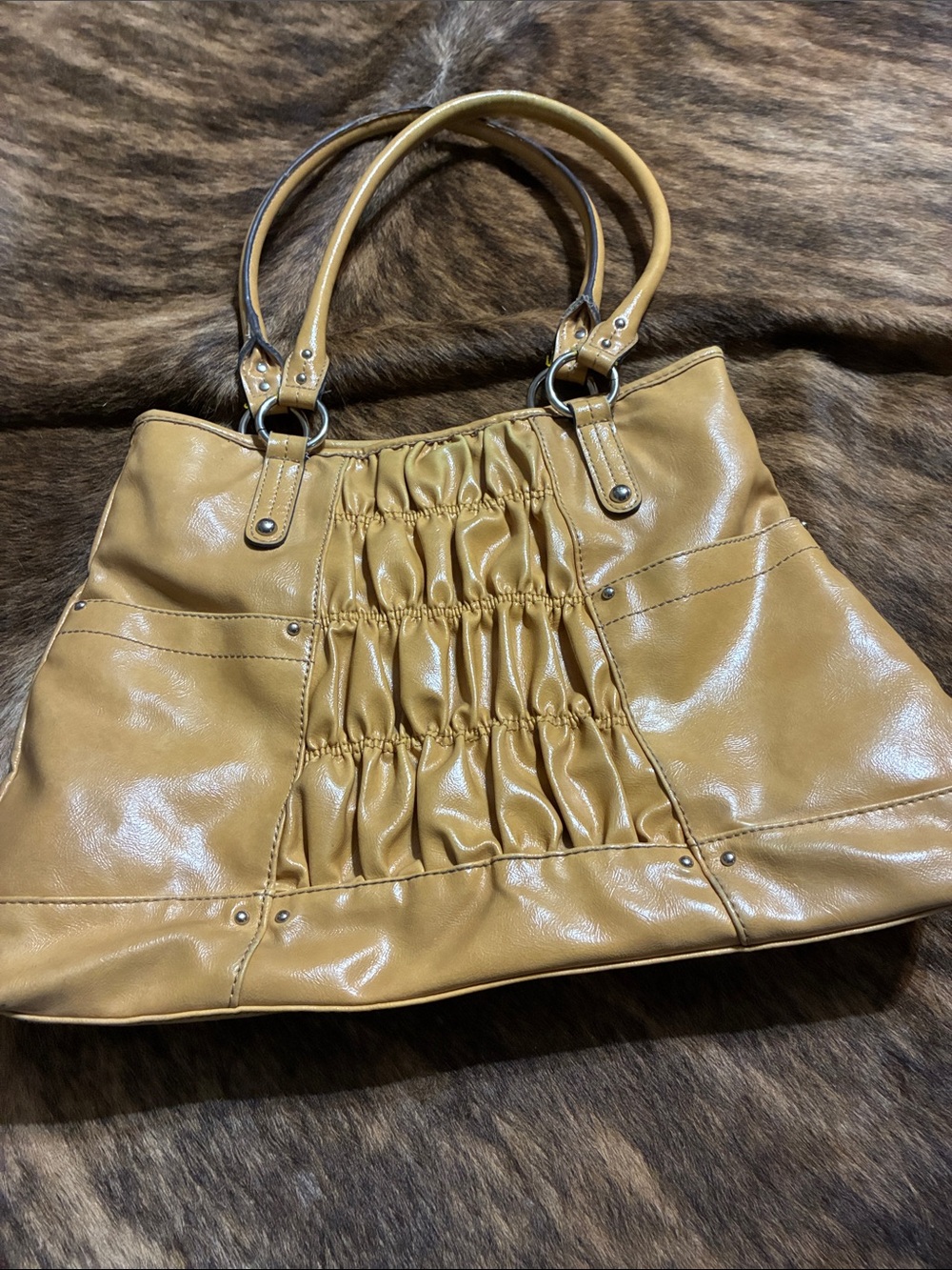 Elle purse with lots of pockets
